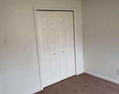 36 Jefferson Avenue - Photo Thumbnail 8