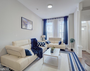 2621 E Oliver Street - Photo Thumbnail 6