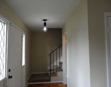 5522 Deep Forest Drive - Photo Thumbnail 12