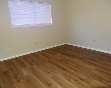 5522 Deep Forest Drive - Photo Thumbnail 23