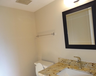 5522 Deep Forest Drive - Photo Thumbnail 15