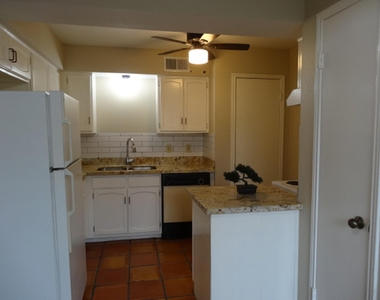 5522 Deep Forest Drive - Photo Thumbnail 5
