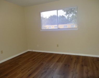 5522 Deep Forest Drive - Photo Thumbnail 27