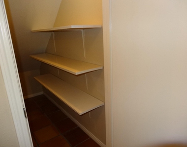 5522 Deep Forest Drive - Photo Thumbnail 4