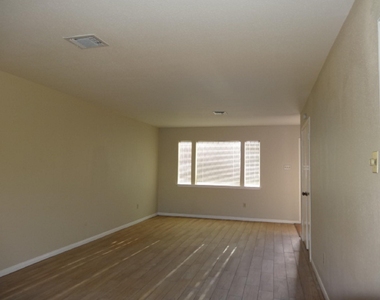 5522 Deep Forest Drive - Photo Thumbnail 11