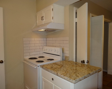 5522 Deep Forest Drive - Photo Thumbnail 2
