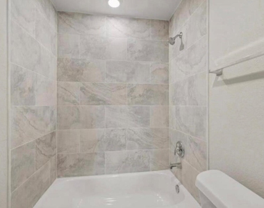 6801 Haight - Photo Thumbnail 4