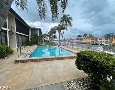 4525 Country Club Boulevard - Photo Thumbnail 3