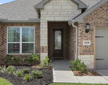 13709 Gaff Rig Drive - Photo Thumbnail 3