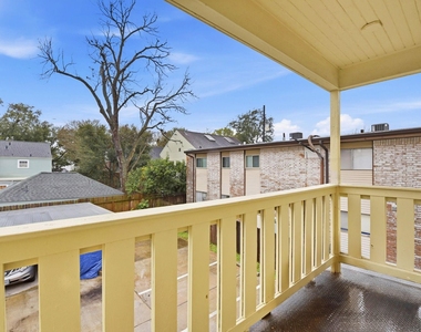2513 Shakespeare Street - Photo Thumbnail 23