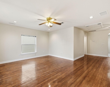 2513 Shakespeare Street - Photo Thumbnail 13