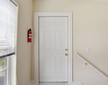 2513 Shakespeare Street - Photo Thumbnail 6