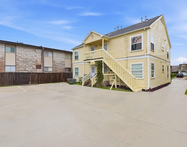 2513 Shakespeare Street - Photo Thumbnail 24