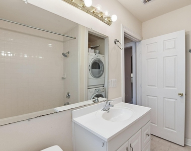 2513 Shakespeare Street - Photo Thumbnail 21