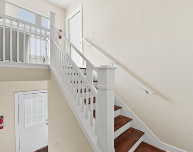 2513 Shakespeare Street - Photo Thumbnail 7
