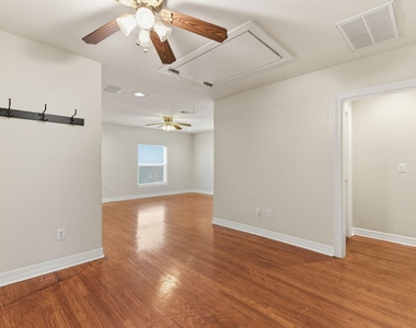 2513 Shakespeare Street - Photo Thumbnail 17