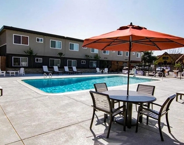 1824 Ethan Way - Photo Thumbnail 6