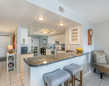 601 Shorewood Drive - Photo Thumbnail 7