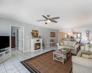 601 Shorewood Drive - Photo Thumbnail 5