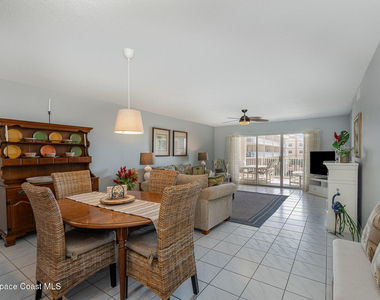 601 Shorewood Drive - Photo Thumbnail 11