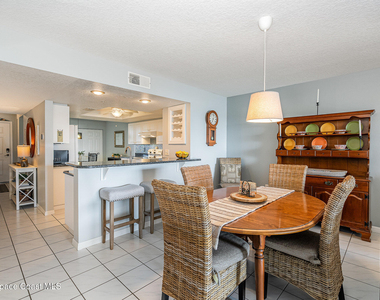 601 Shorewood Drive - Photo Thumbnail 12