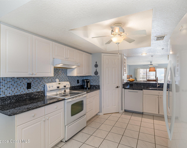 601 Shorewood Drive - Photo Thumbnail 10