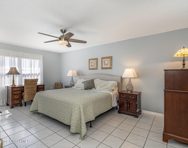 601 Shorewood Drive - Photo Thumbnail 13