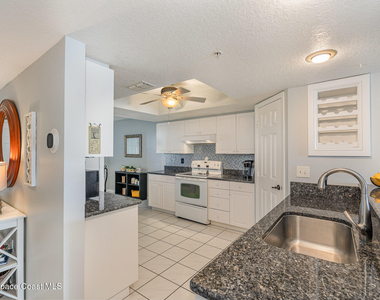 601 Shorewood Drive - Photo Thumbnail 8