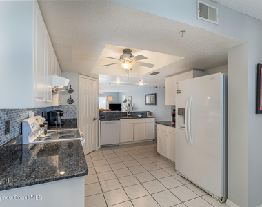 601 Shorewood Drive - Photo Thumbnail 9