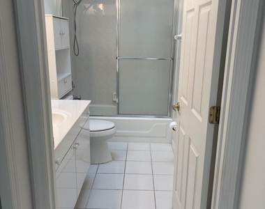 729 Kenwood Circle - Photo Thumbnail 6