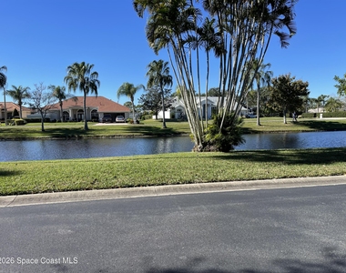 729 Kenwood Circle - Photo Thumbnail 15