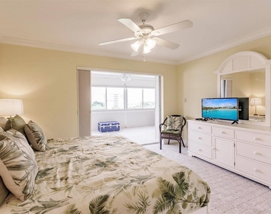 1125 W Peppertree Drive - Photo Thumbnail 14