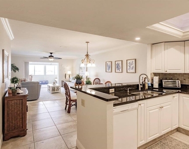 1125 W Peppertree Drive - Photo Thumbnail 3