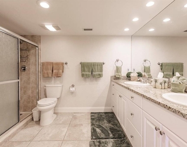 1125 W Peppertree Drive - Photo Thumbnail 18