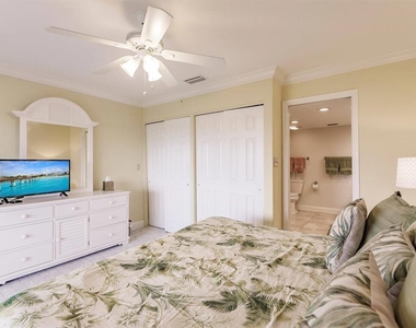 1125 W Peppertree Drive - Photo Thumbnail 16