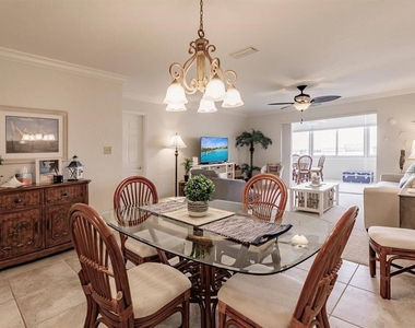 1125 W Peppertree Drive - Photo Thumbnail 5