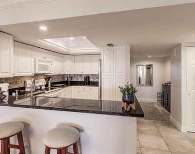 1125 W Peppertree Drive - Photo Thumbnail 9