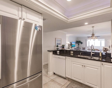 1125 W Peppertree Drive - Photo Thumbnail 12