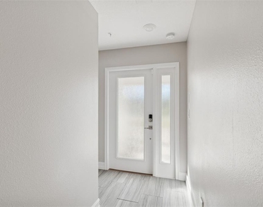 4921 W Paul Avenue - Photo Thumbnail 5