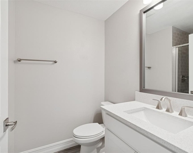 4921 W Paul Avenue - Photo Thumbnail 8