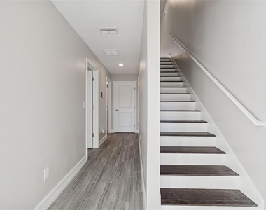 4921 W Paul Avenue - Photo Thumbnail 3