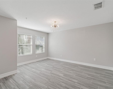 4921 W Paul Avenue - Photo Thumbnail 6