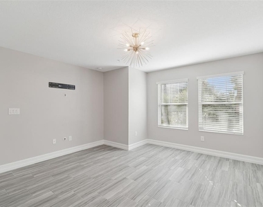4921 W Paul Avenue - Photo Thumbnail 7