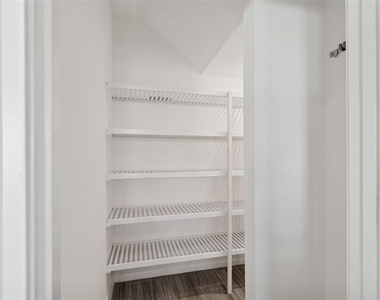4921 W Paul Avenue - Photo Thumbnail 32