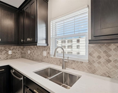 4921 W Paul Avenue - Photo Thumbnail 30