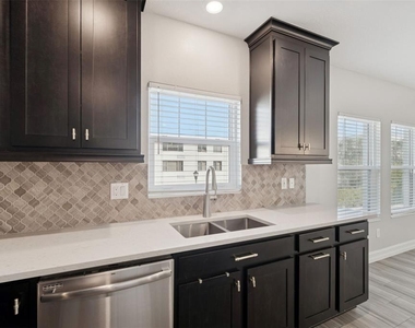 4921 W Paul Avenue - Photo Thumbnail 29