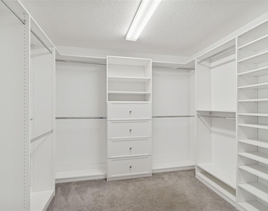 4921 W Paul Avenue - Photo Thumbnail 39