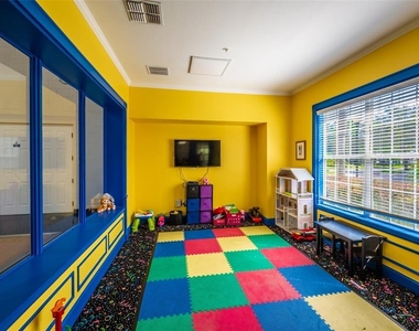 233 Southern Pecan Circle - Photo Thumbnail 4