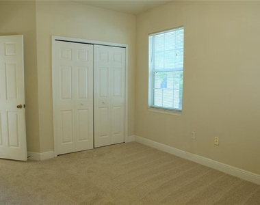 233 Southern Pecan Circle - Photo Thumbnail 3