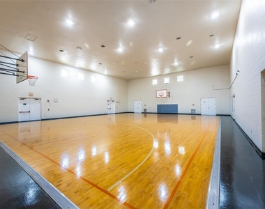 233 Southern Pecan Circle - Photo Thumbnail 7